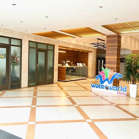 Eon Centennial Resort Hotel & Waterpark Илоило Экстерьер фото