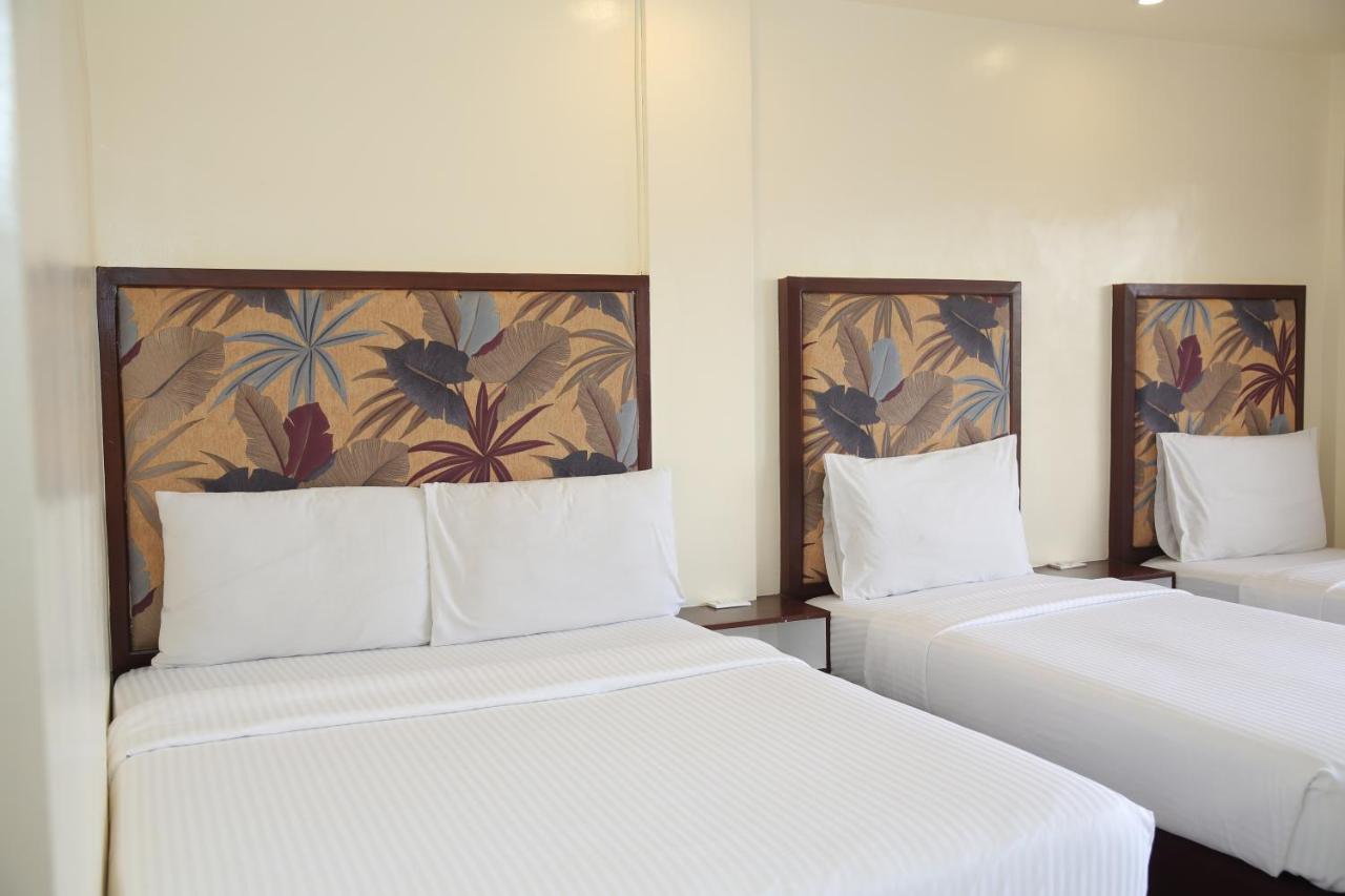 Eon Centennial Resort Hotel & Waterpark Илоило Экстерьер фото