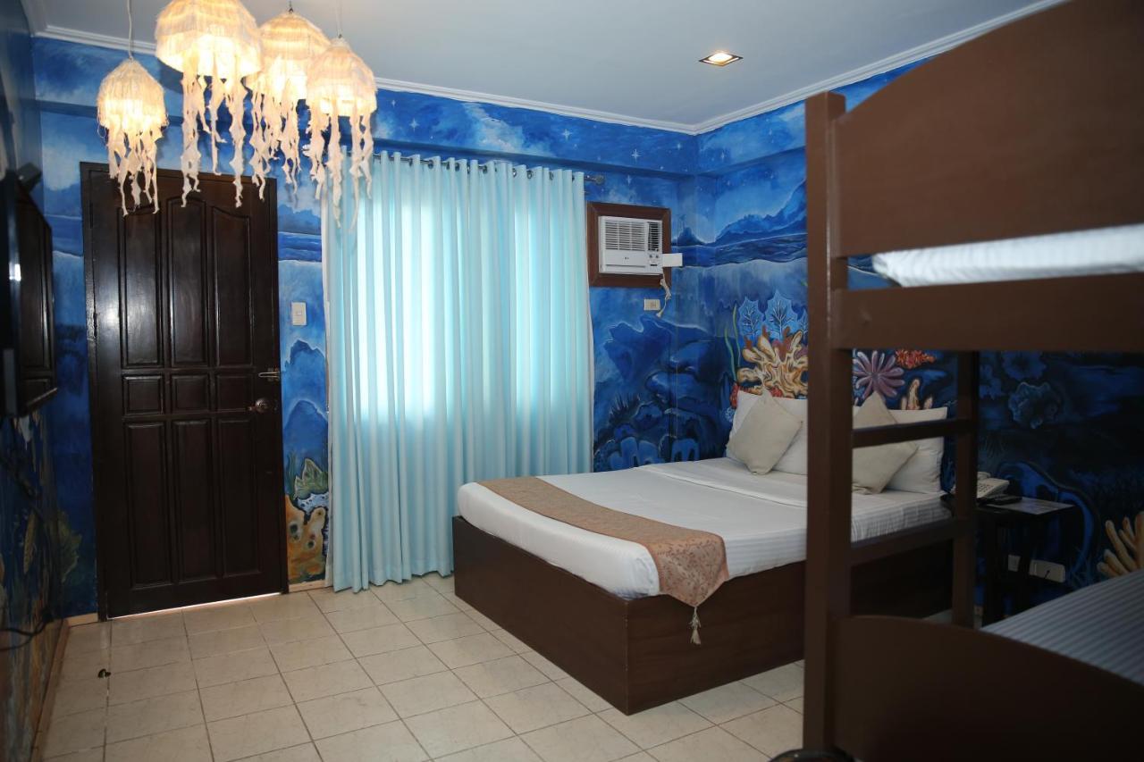 Eon Centennial Resort Hotel & Waterpark Илоило Экстерьер фото
