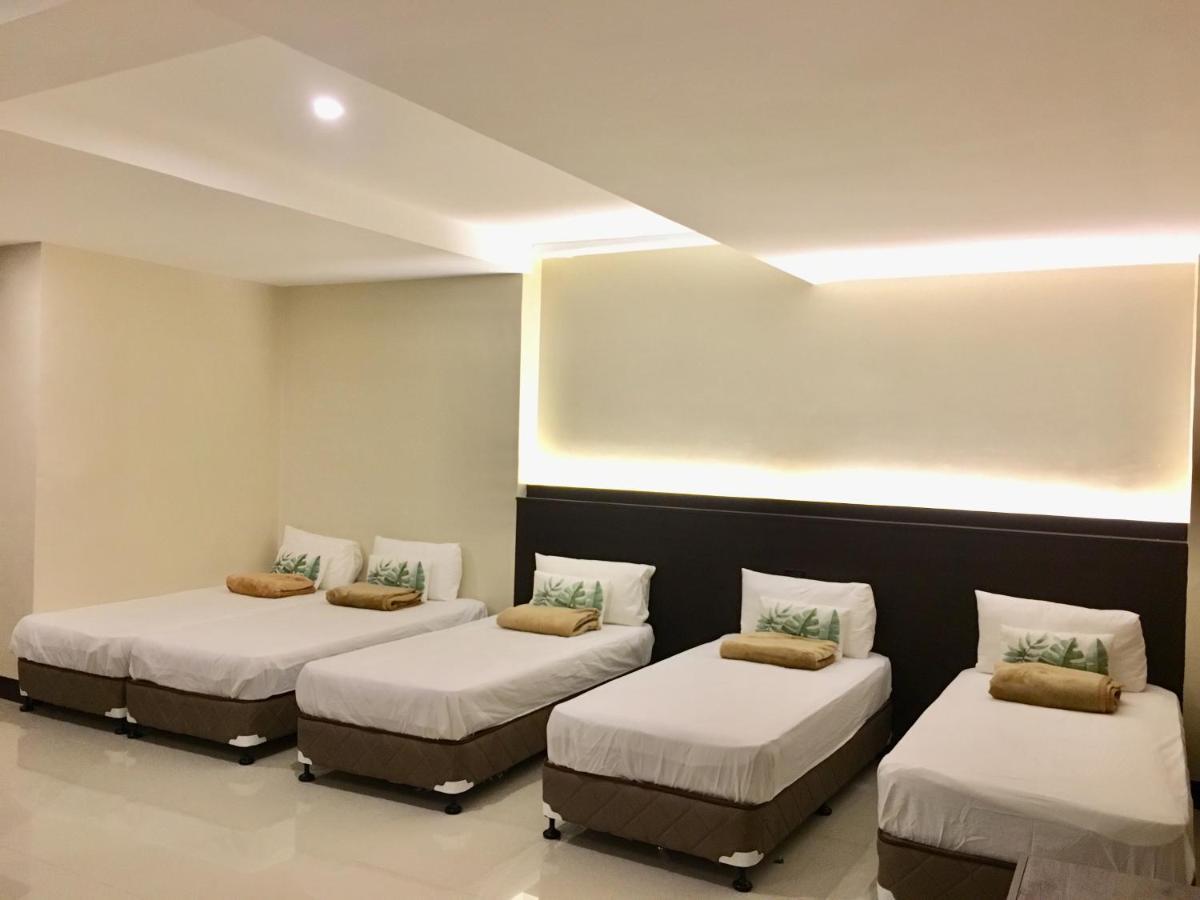 Eon Centennial Resort Hotel & Waterpark Илоило Экстерьер фото