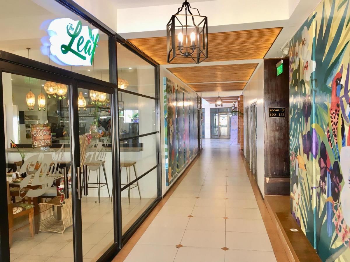 Eon Centennial Resort Hotel & Waterpark Илоило Экстерьер фото