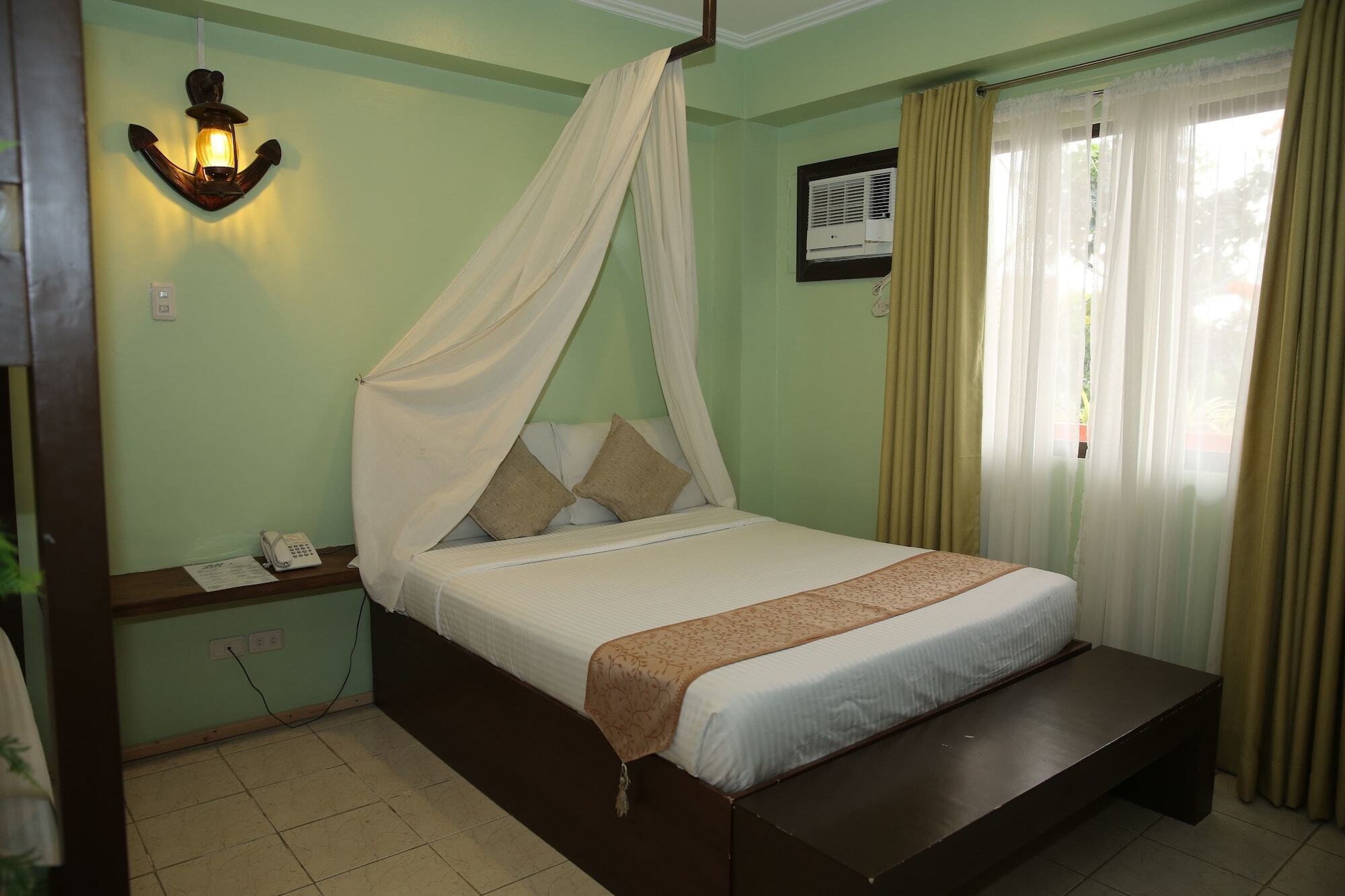 Eon Centennial Resort Hotel & Waterpark Илоило Экстерьер фото